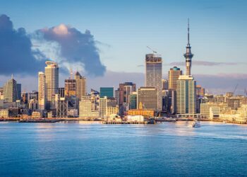 Bring-your-own-bathroom Auckland property sells for $2m